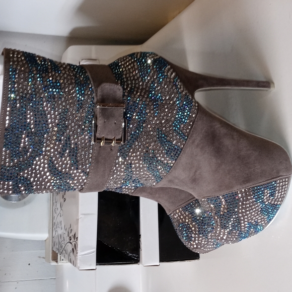 Mascotte Shoes - Gorgeous Stilletto by Mascotte Size 7